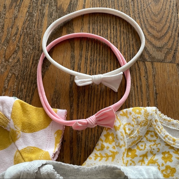 Carter’s newborn onesie set - Picture 3 of 8